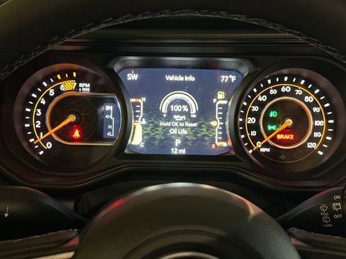 New 2025 Jeep Wrangler Unlimited Rubicon w/ Technology Group image 24