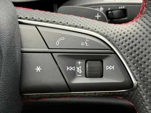 Certified 2025 Audi Q3 2.0T Premium Plus w/ Premium Plus Package image 30