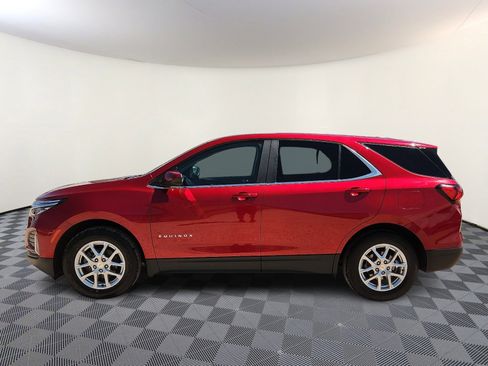 Used 2024 Chevrolet Equinox LT FWD image 2