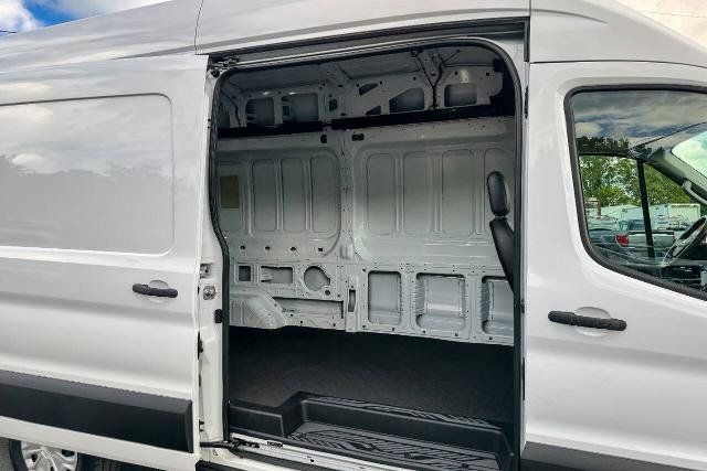 Certified 2023 Ford E-Transit 148 High Roof Extended RWD image 13