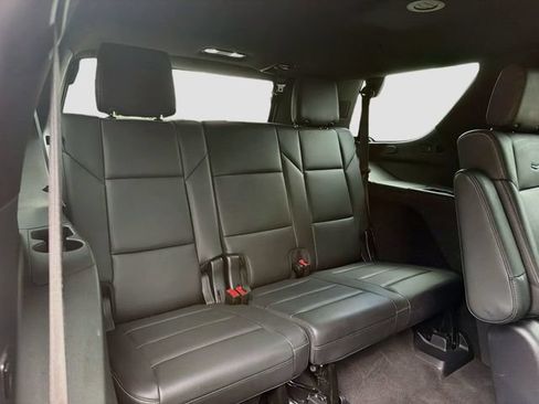 Used 2022 Cadillac Escalade Luxury RWD image 22
