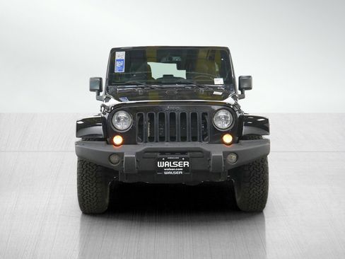 Used 2016 Jeep Wrangler Unlimited Sahara AWD/4WD image 8