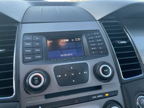 Used 2016 Ford Taurus SEL image 25