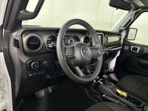 Used 2023 Jeep Wrangler Unlimited w/ Cold Weather Group image 13