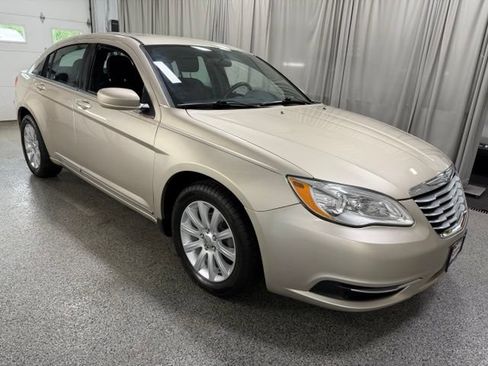 Used 2013 Chrysler 200 Touring FWD image 3