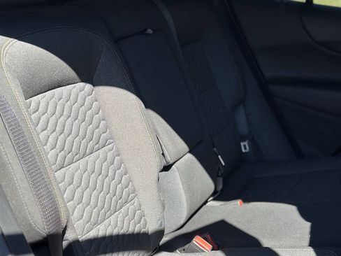 Used 2019 Chevrolet Equinox LT w/ Driver Convenience Package FWD image 16