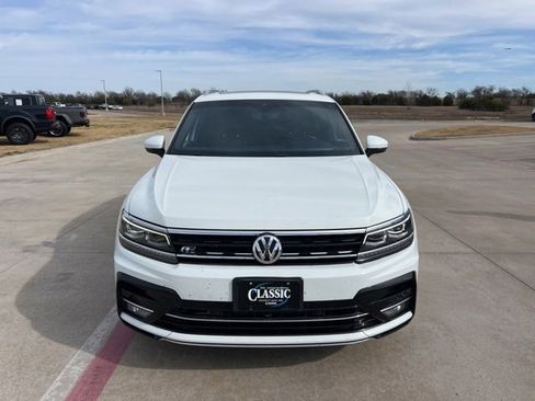 Used 2021 Volkswagen Tiguan SEL Premium R-Line image 2