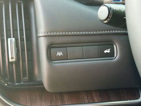 New 2026 Nissan Armada SL image 10