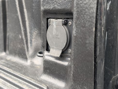 Used 2023 Chevrolet Silverado 1500 Custom image 33