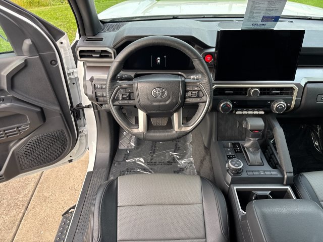 Used 2024 Toyota Tacoma TRD Off-Road AWD/4WD image 16
