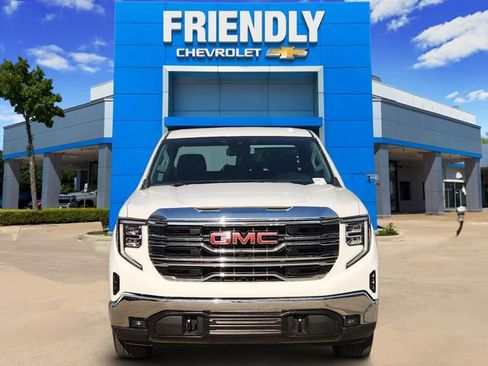 Used 2025 GMC Sierra 1500 SLT image 2