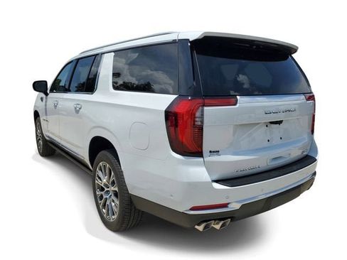 New 2026 GMC Yukon XL Denali AWD/4WD image 4