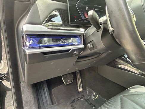 Used 2025 BMW 740i xDrive AWD/4WD image 19