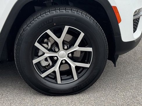 Used 2023 Jeep Grand Cherokee Limited image 4