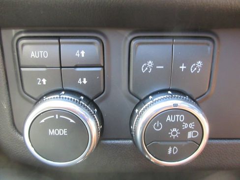 New 2026 GMC Yukon AT4 AWD/4WD image 18