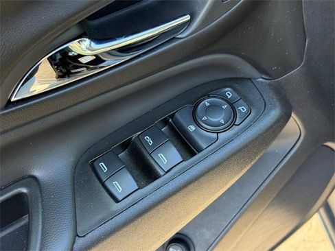 Used 2024 Chevrolet Equinox LT image 17