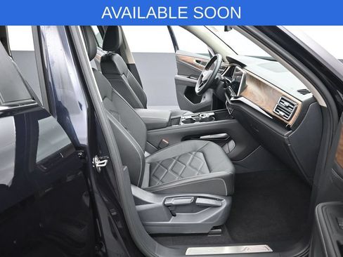 Used 2025 Volkswagen Atlas SE AWD/4WD image 34