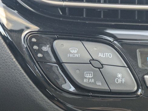 Used 2021 Toyota C-HR Limited image 22