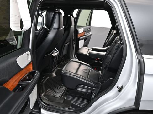 Used 2019 Lincoln Navigator Reserve AWD/4WD image 10