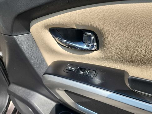 Used 2016 Nissan Titan SL RWD image 35