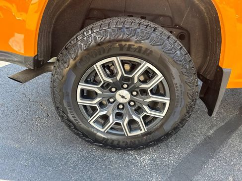 Used 2025 Chevrolet Colorado Z71 AWD/4WD image 48