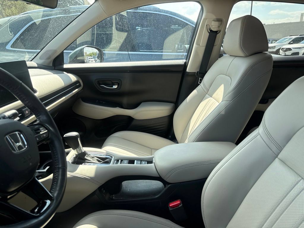 Used 2024 Honda HR-V EX-L image 4