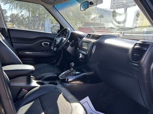 Used 2017 Kia Soul ! image 10