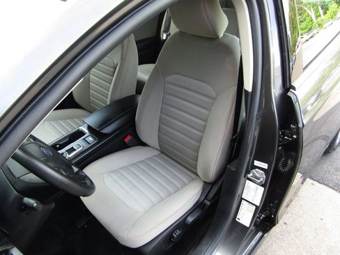 Used 2018 Ford Fusion S FWD image 29