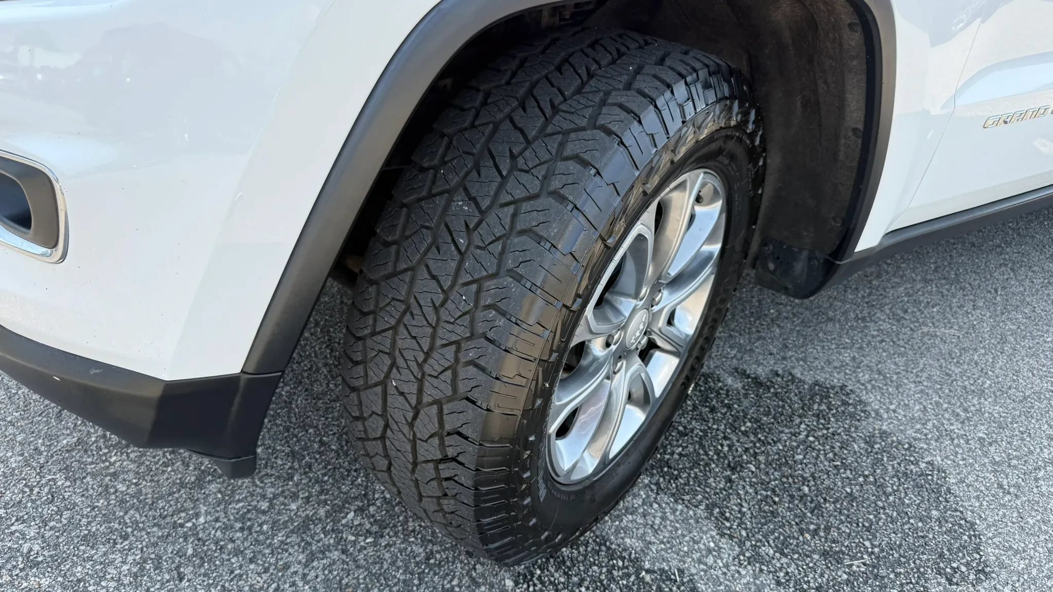 Used 2014 Jeep Grand Cherokee Limited AWD/4WD image 36