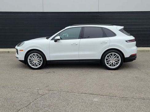 Used 2024 Porsche Cayenne S AWD/4WD image 9