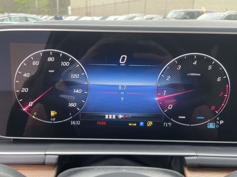 New 2026 Mercedes-Benz GLE 350 4MATIC image 3