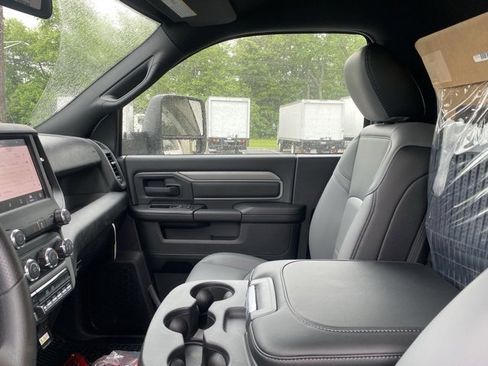 New 2024 RAM 5500 Tradesman image 28