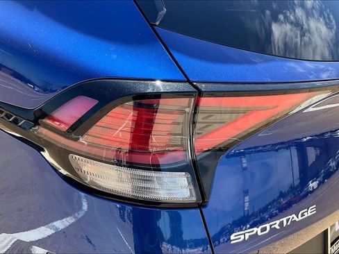 Certified 2025 Kia Sportage EX image 31
