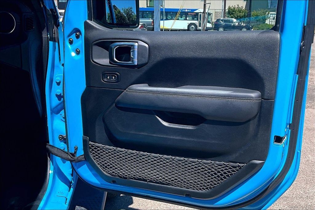 Used 2021 Jeep Wrangler Unlimited Sahara AWD/4WD image 23