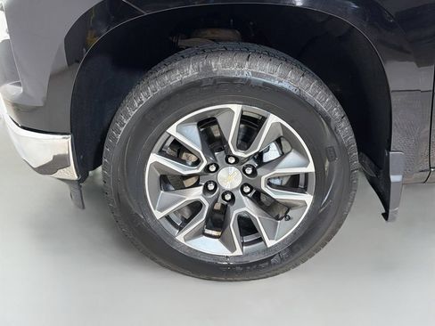 Used 2023 Chevrolet Silverado 1500 LT AWD/4WD image 29