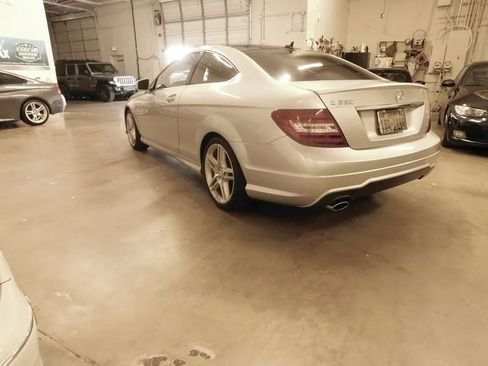 Used 2014 Mercedes-Benz C 250 C 250 Coupe 2D image 4