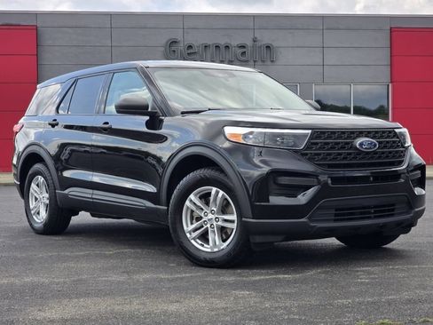 Used 2023 Ford Explorer 4WD image 2