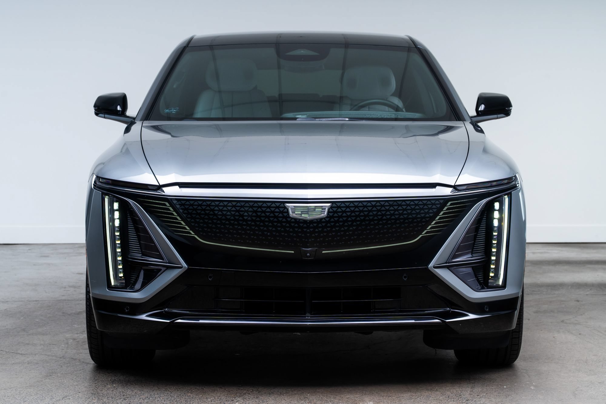 Used 2024 Cadillac Lyriq Sport AWD/4WD image 2