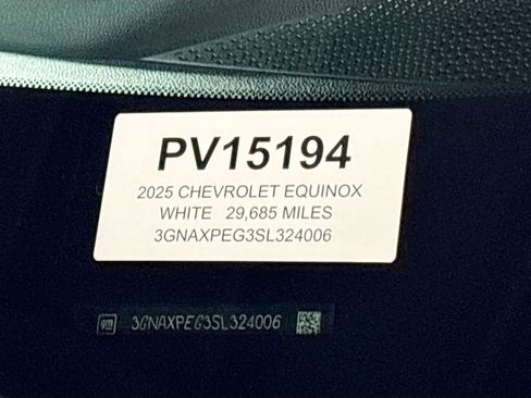 Used 2025 Chevrolet Equinox LT AWD/4WD image 25