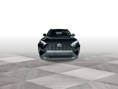 Used 2025 Toyota RAV4 XLE AWD/4WD image 3