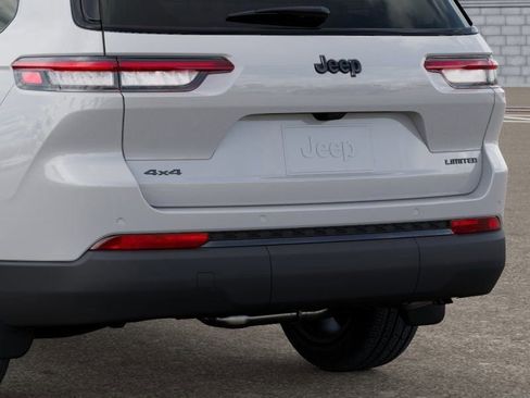 New 2025 Jeep Grand Cherokee L Limited w/ Black Appearance Package AWD/4WD image 13