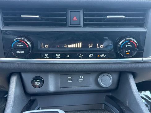 Used 2025 Nissan Rogue SV AWD/4WD image 23