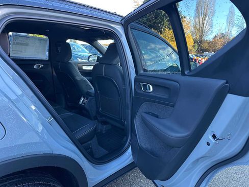New 2026 Volvo XC40 B5 Ultra w/ Climate Package image 13