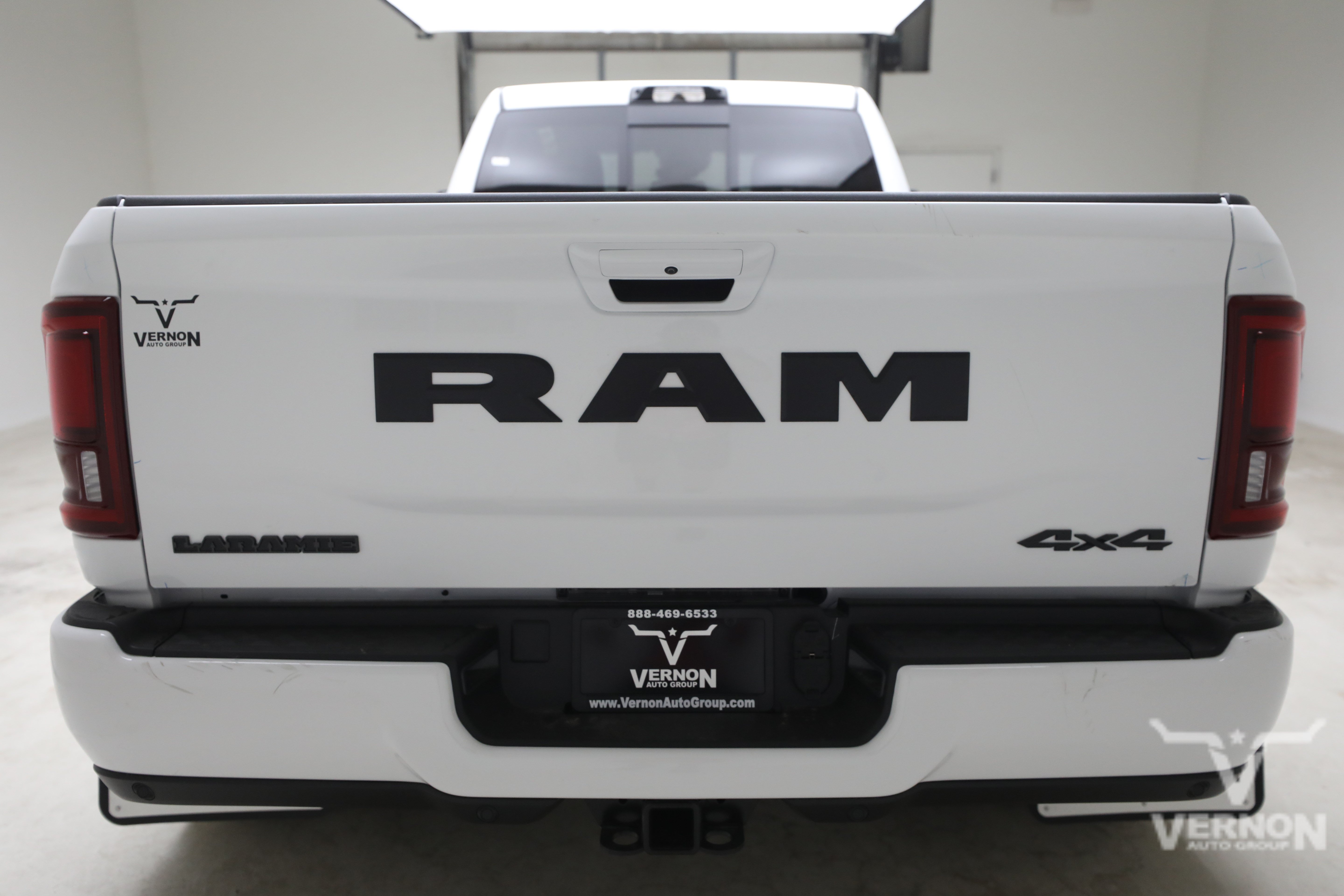 New 2026 RAM 3500 Laramie AWD/4WD image 4