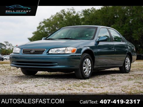 Used 2000 Toyota Camry CE FWD image 1