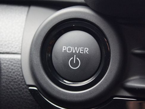 New 2025 Toyota Crown Signia image 17