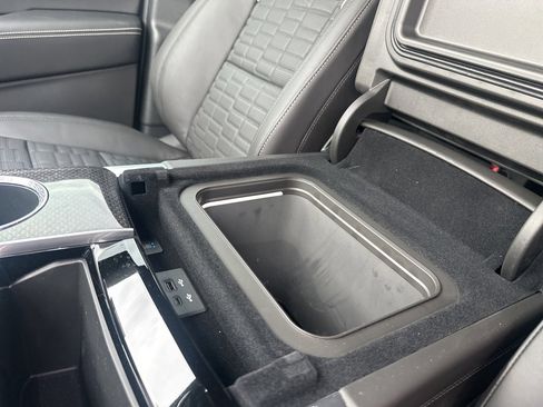 Used 2025 Cadillac Escalade ESV V w/ LPO, ONYX Package image 31