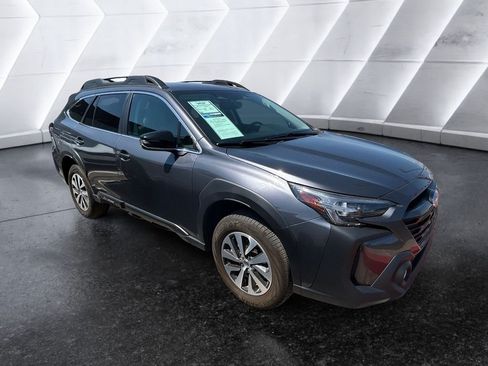 Used 2025 Subaru Outback Premium AWD/4WD image 1