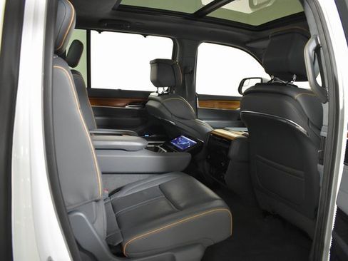 Used 2022 Jeep Grand Wagoneer Series II w/ Convenience Group III image 40