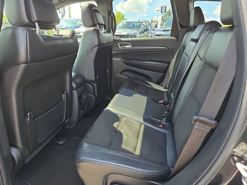 Used 2019 Jeep Grand Cherokee Altitude AWD/4WD image 13